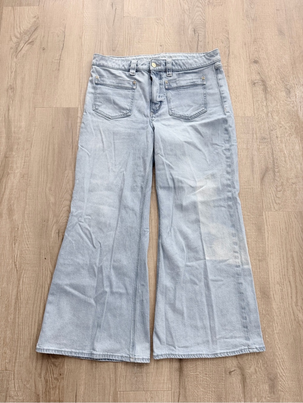 American Eagle AE Stretch Bootcut Jeans in Light Whitewash Blue 12 Short